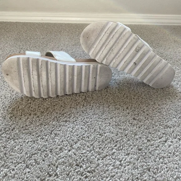 White and Tan Women's reef cushioned platform sandals | size 6 - Picture 6 of 9